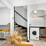 Elegant Cottage In Whitby Centre - Sleeps 5