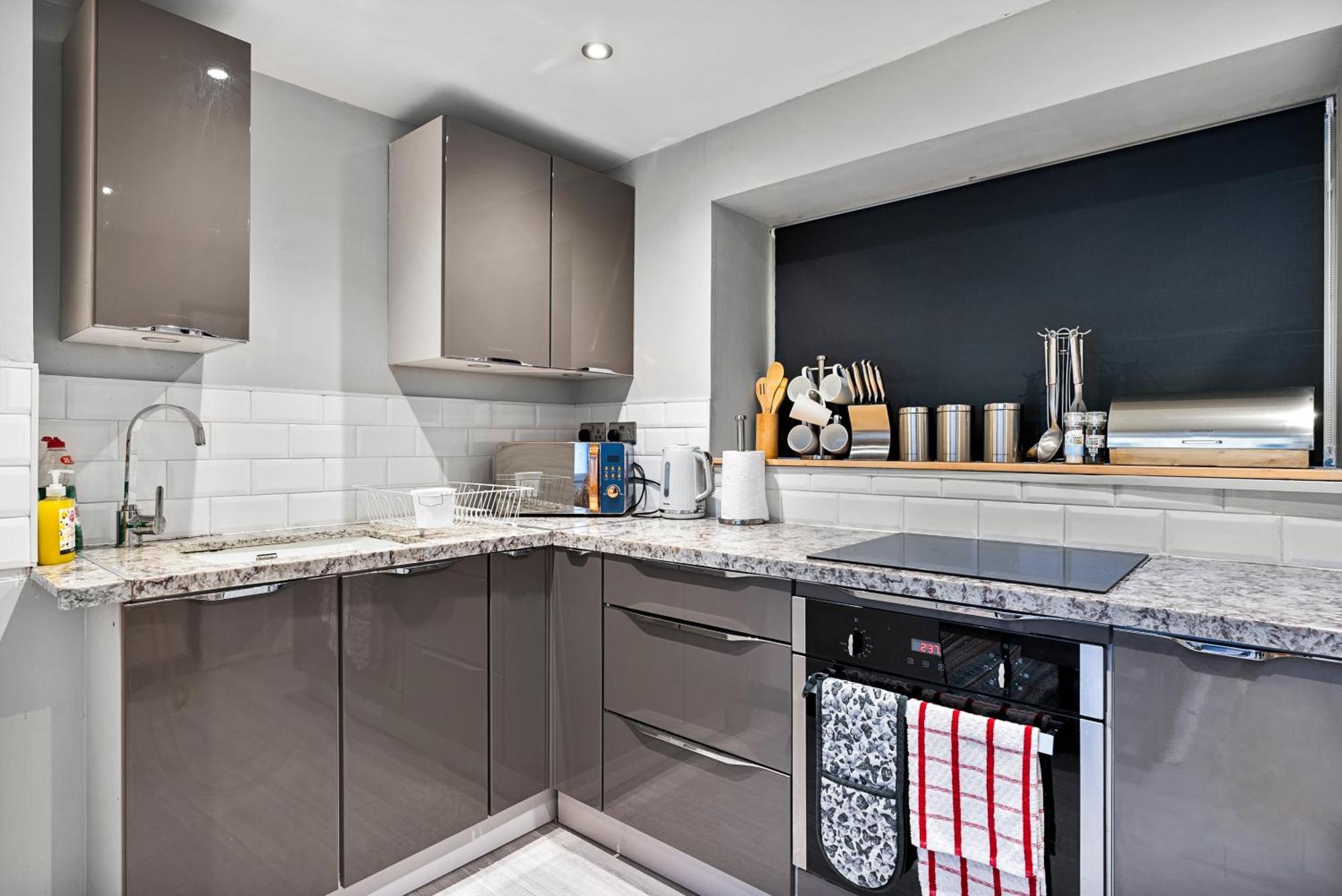 Elegant In Centre - Sleeps 5 Holiday home *